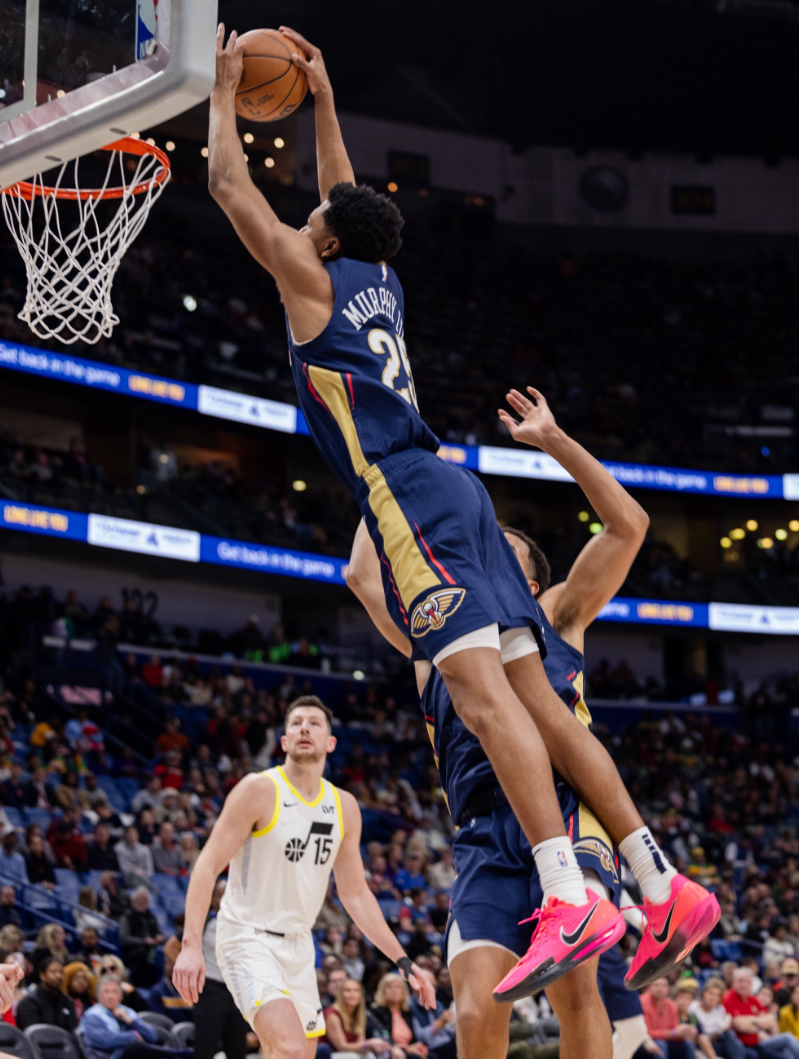 鹈鹕队控卫霍乐迪连续砍下高分,助球队取胜 鹈鹕队控卫霍乐迪连续砍下高分,助球队取胜