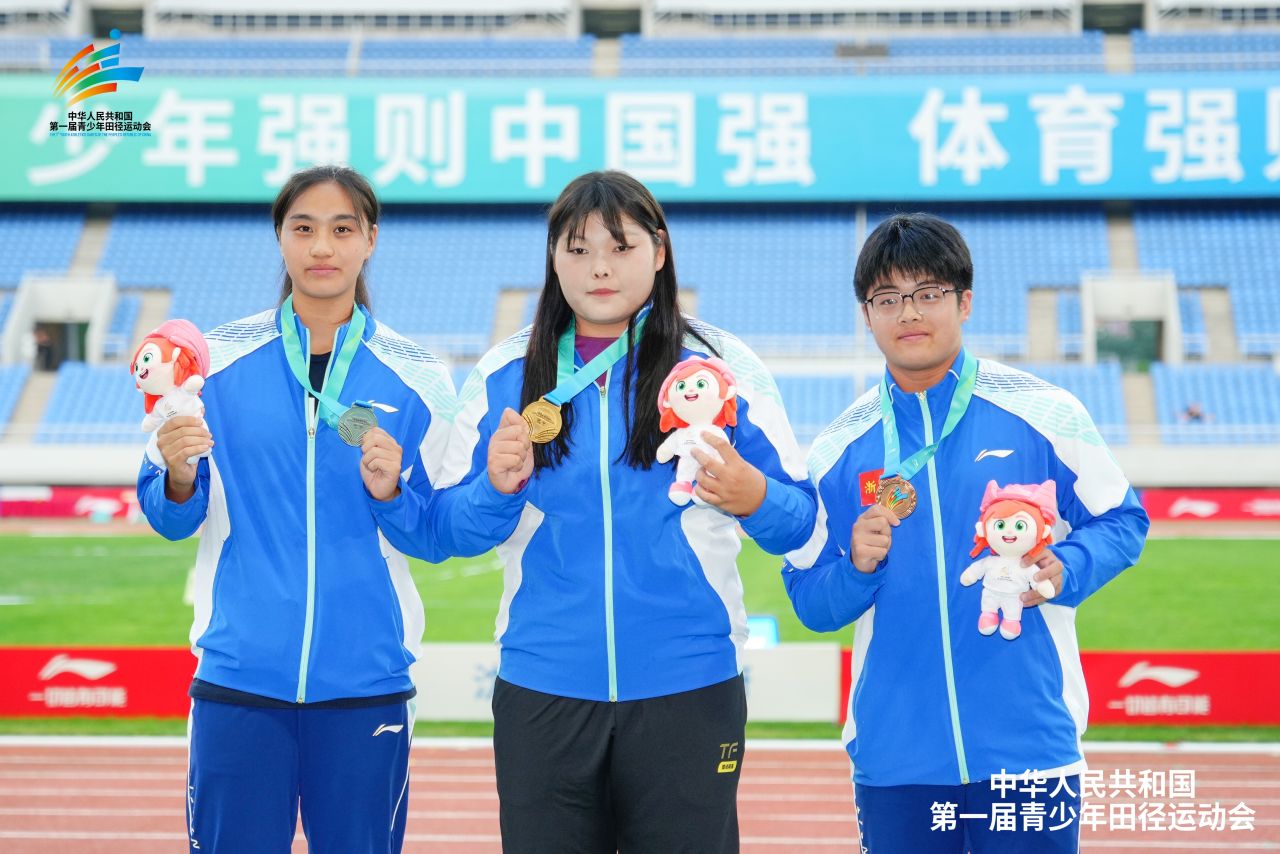 奥地利队夺得田径铁饼比赛银牌 奥地利队夺得田径铁饼比赛银牌