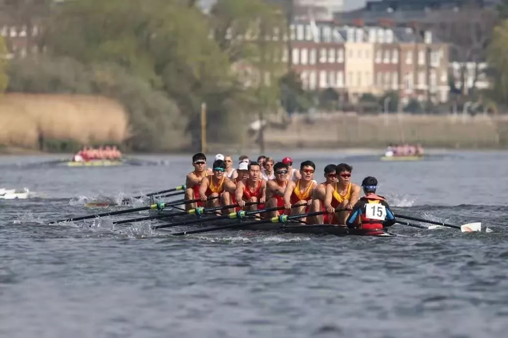 乌克兰选手在划船比赛中夺冠 乌克兰选手在划船比赛中夺冠