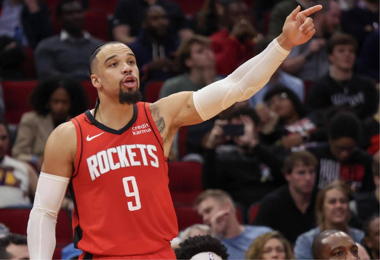 公牛不敌火箭,拉文失误连连,表现疲软 公牛不敌火箭,拉文失误连连,表现疲软