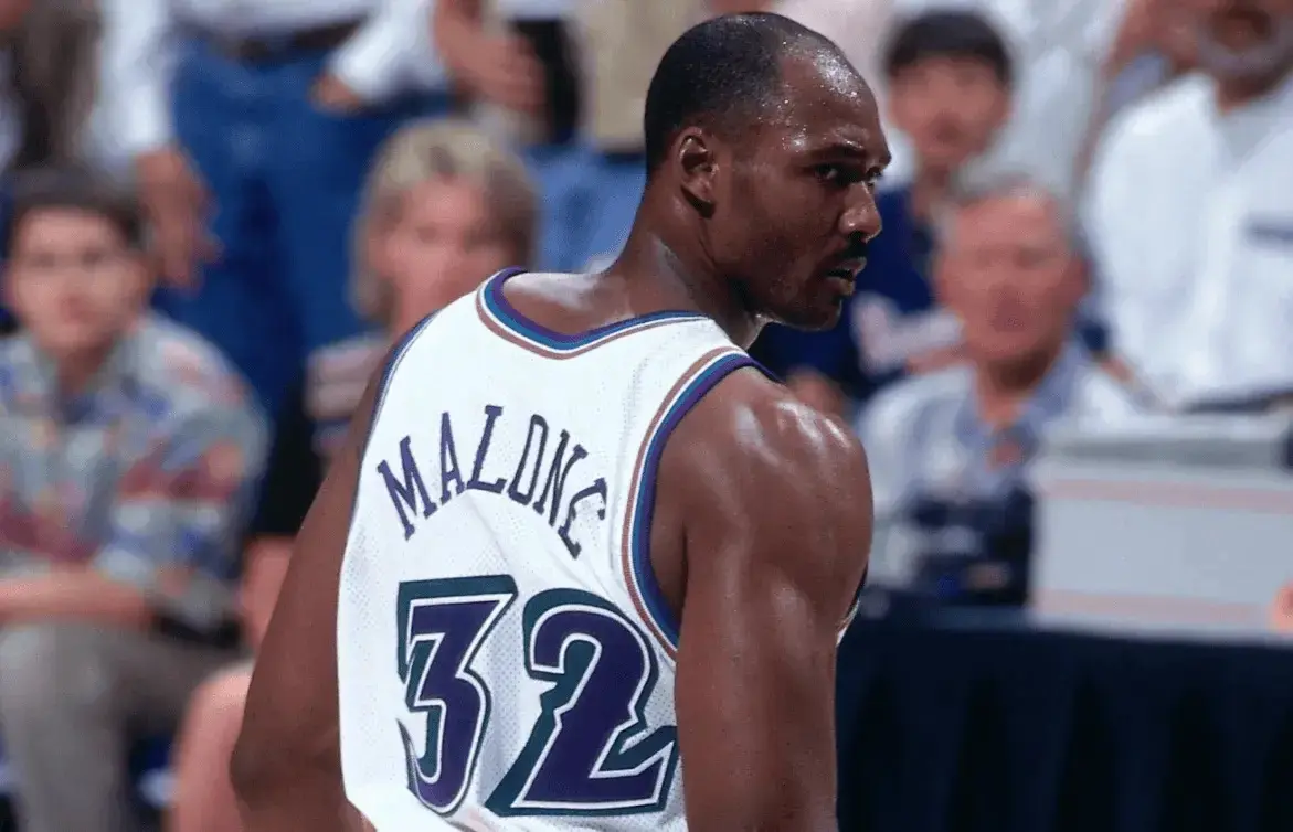 犹他爵士连战连捷,全队士气高涨 犹他爵士连战连捷,全队士气高涨