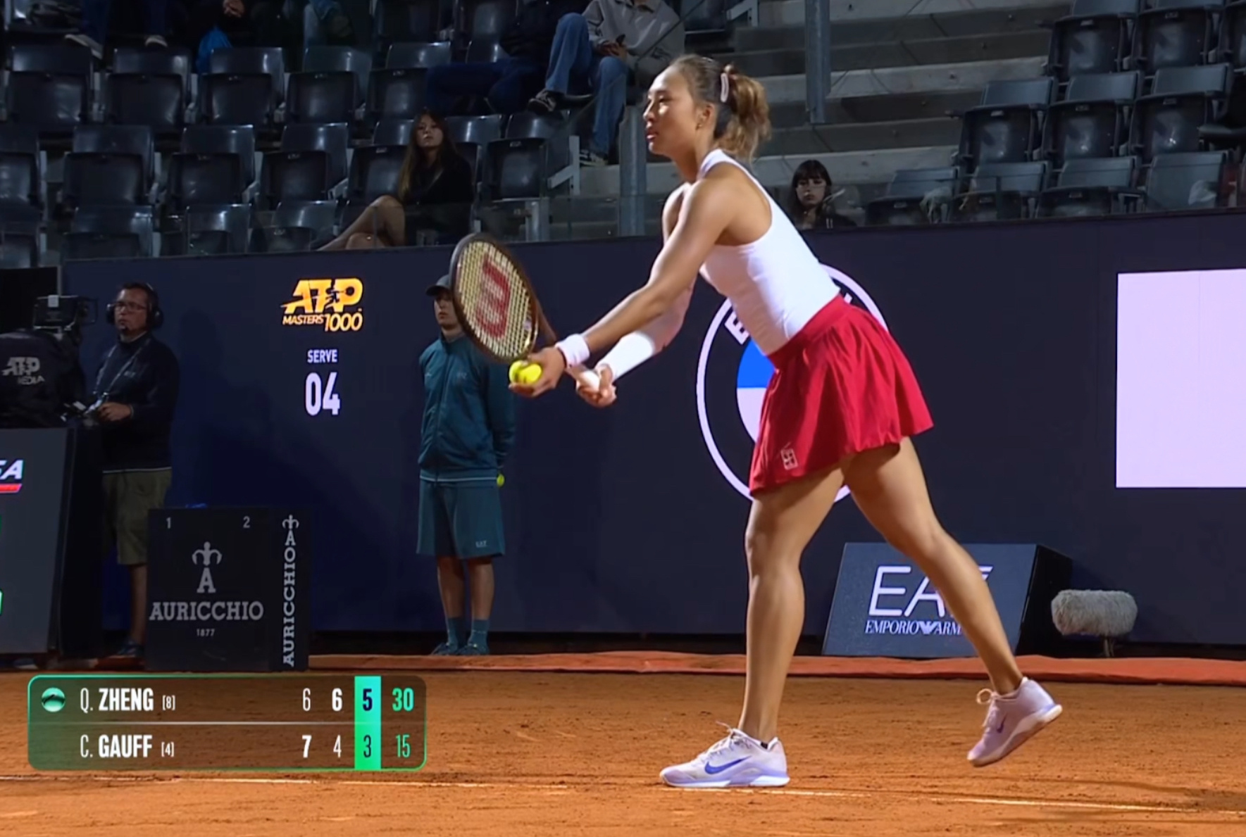 美国女足队在比赛中取得压倒性胜利 美国女足队在比赛中取得压倒性胜利