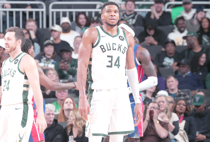 字母哥砍下绝杀,雄鹿险胜猛蜂 字母哥砍下绝杀,雄鹿险胜猛蜂