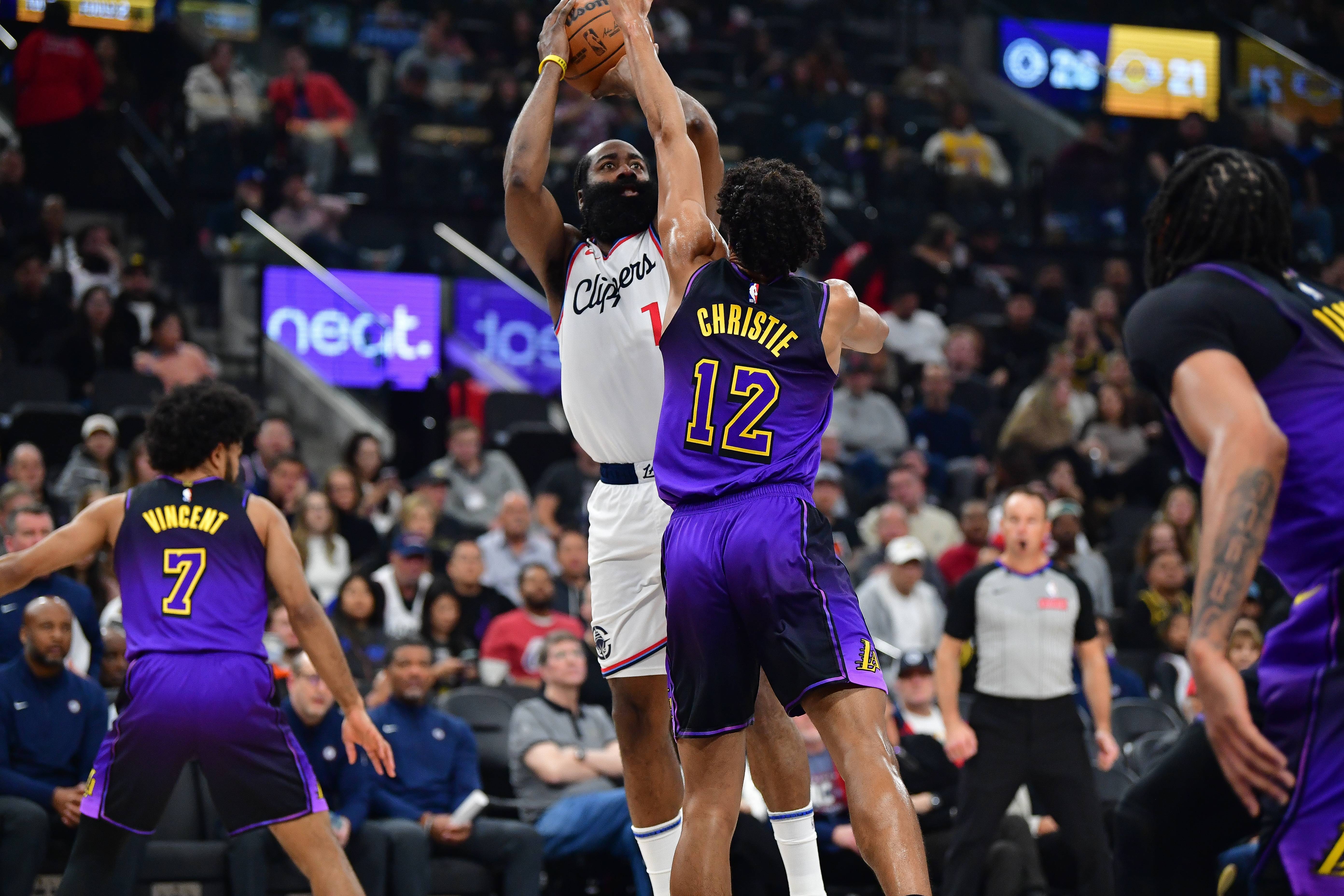 快船胜湖人,取得五连胜 快船胜湖人,取得五连胜