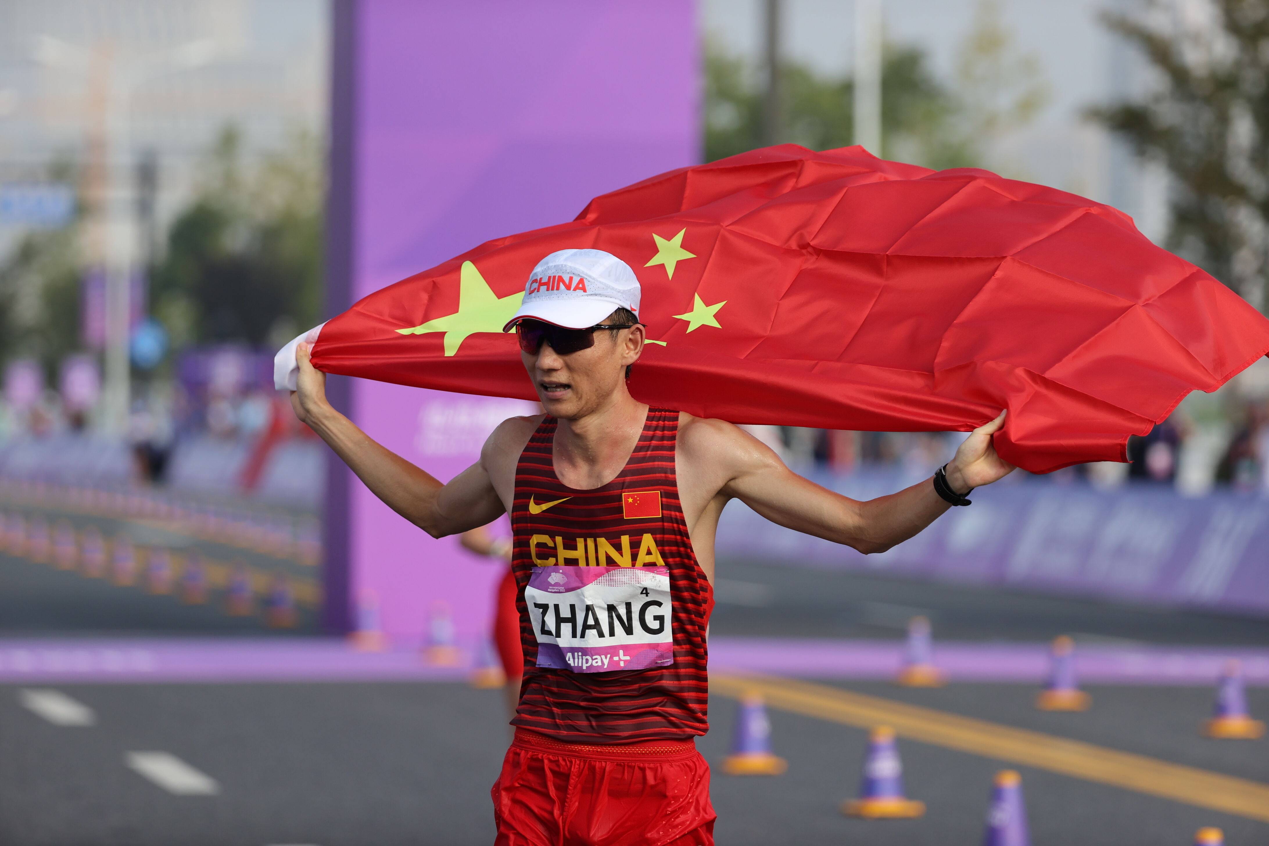 中国队在亚运会上再夺金牌,创造历史新纪录 中国队在亚运会上再夺金牌,创造历史新纪录