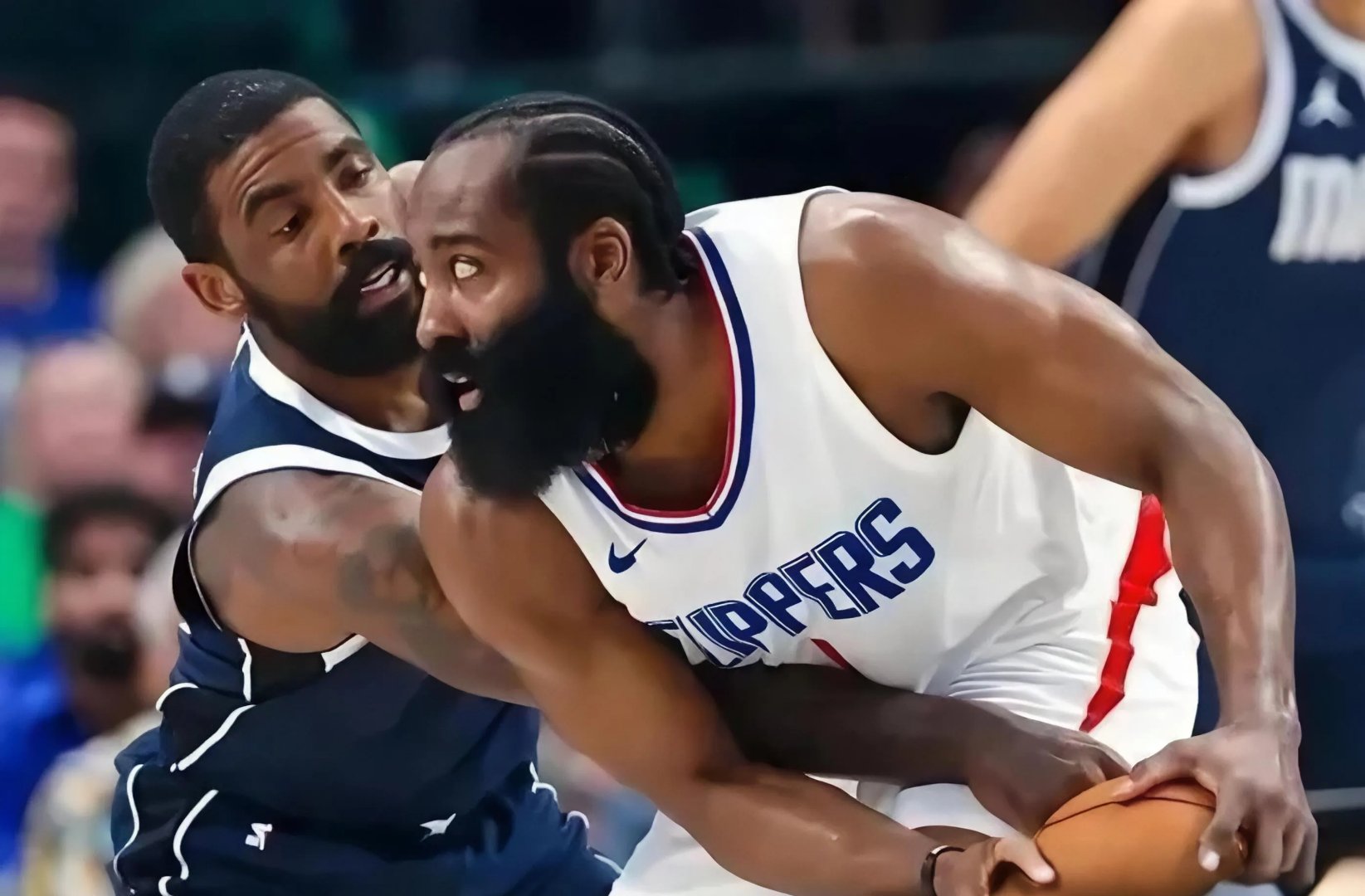 火箭客场战胜独行侠,哈登32分成全场最高的简单介绍 火箭客场战胜独行侠,哈登32分成全场最高的简单介绍