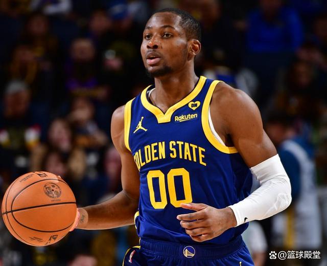 勇士大胜灰熊,迎来复苏 勇士大胜灰熊,迎来复苏