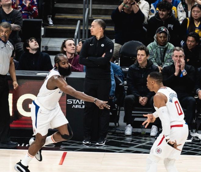 快船击败篮网,继续保持完胜 快船击败篮网,继续保持完胜